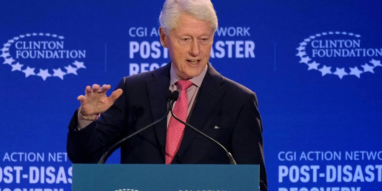 ABD'nin 42. Başkanı Bill Clinton hastaneye kaldırıldı