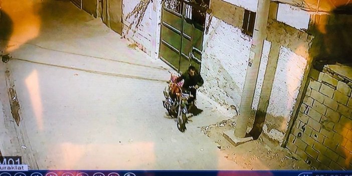 Motosikletin Çalınma Anı Kameraya Yansıdı