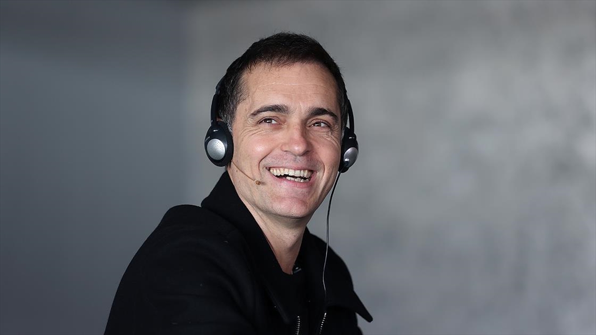 'La Casa De Papel' Dizisinin 'Berlin'i Sevenlerinin Karşısına Yazar Kimliğiyle Çıktı