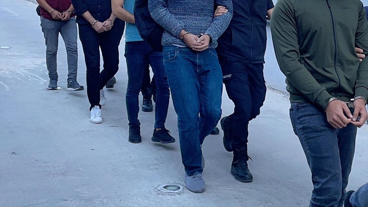 FETÖ'nün 'mahrem hizmetler' yapılanmasına operasyon: 96 gözaltı kararı