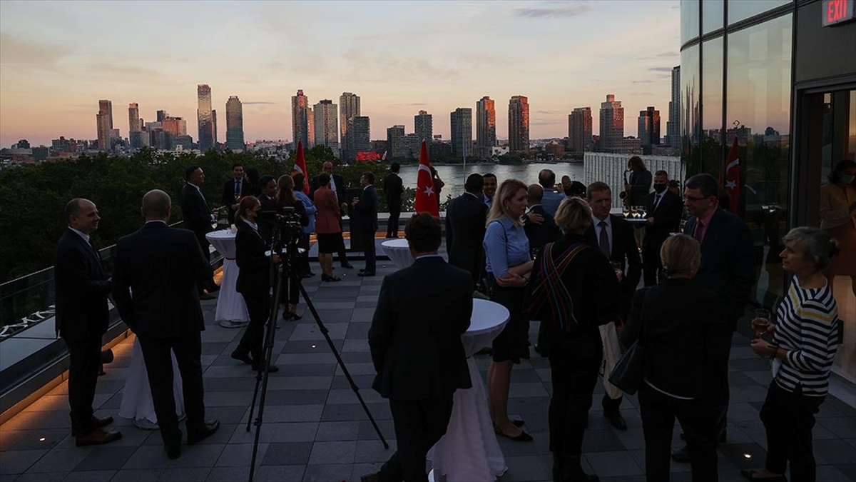 New York'ta Yenilenen Türkevi Uluslararası Diplomatlara Kapılarını Açtı