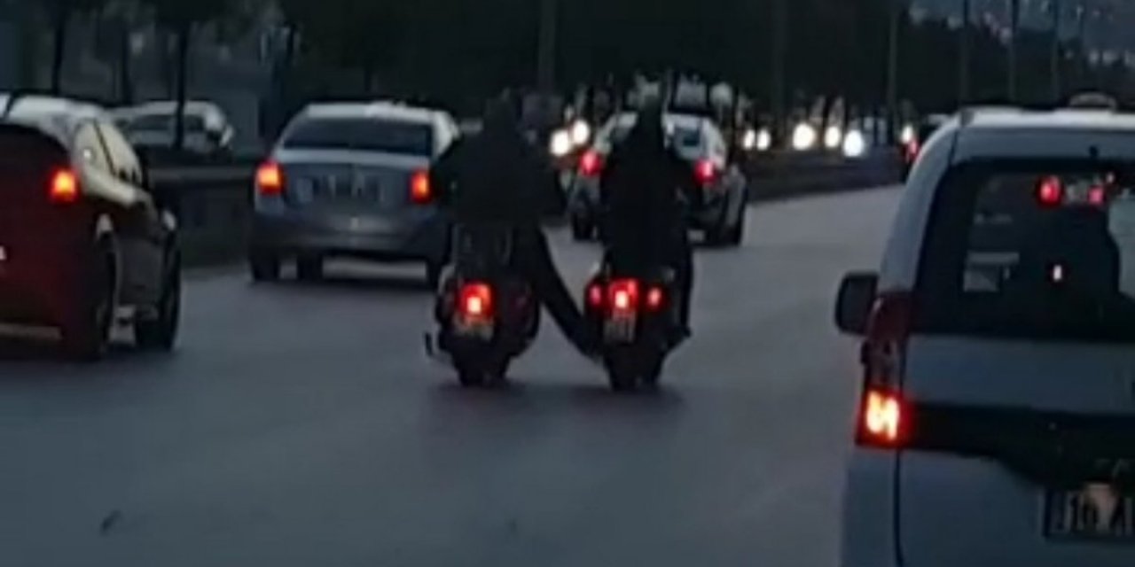 Bursa’da iki motosikletinin tehlikeli oyunu