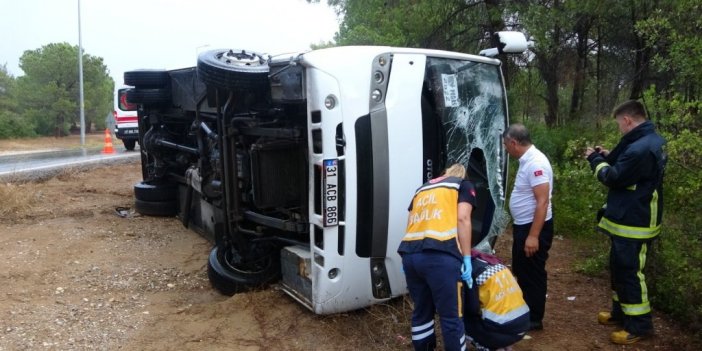 Antalya’da tur midibüsü devrildi: 7’si Rus, 8 yaralı
