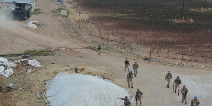 Sınırda göçmen kaçakçılarına eş zamanlı operasyon