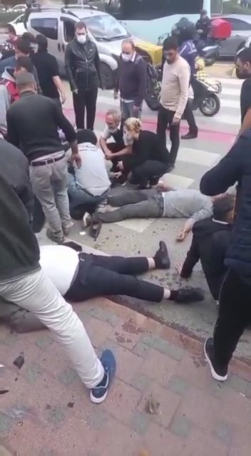 Çekmeköy’de ticari araç kaldırımdaki yayaların arasına daldı: 3 yaralı