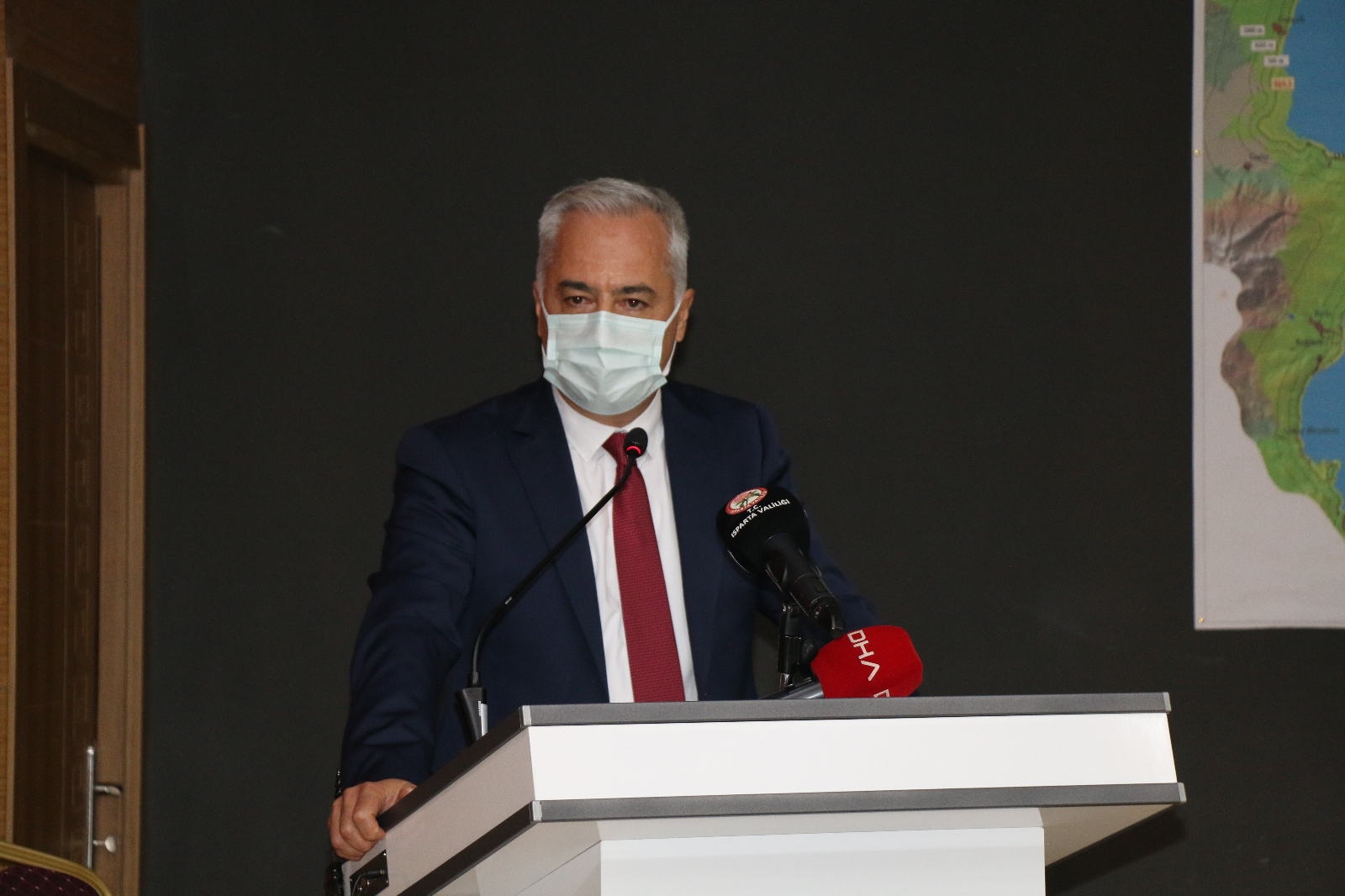 Eğirdir Gölü’nün ömrünün nasıl uzatılabileceği masaya yatırıldı