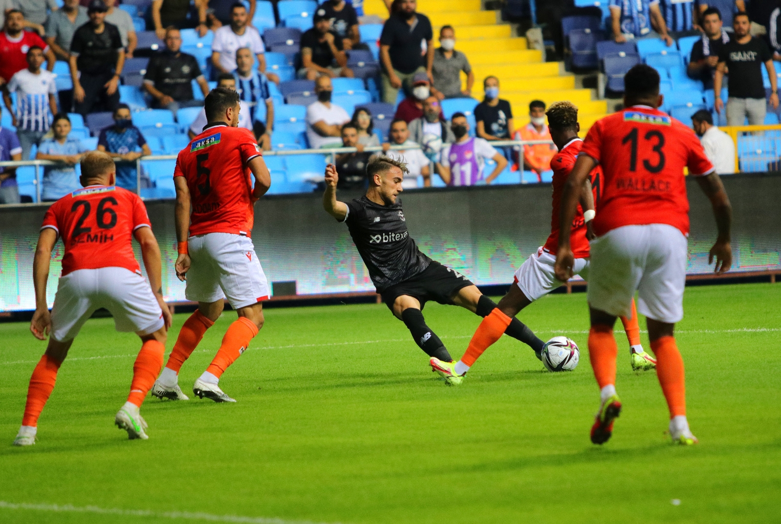 Süper Lig: Adana Demirspor: 0 - Yeni Malatyaspor: 1 (ilk Yarı Sonucu)