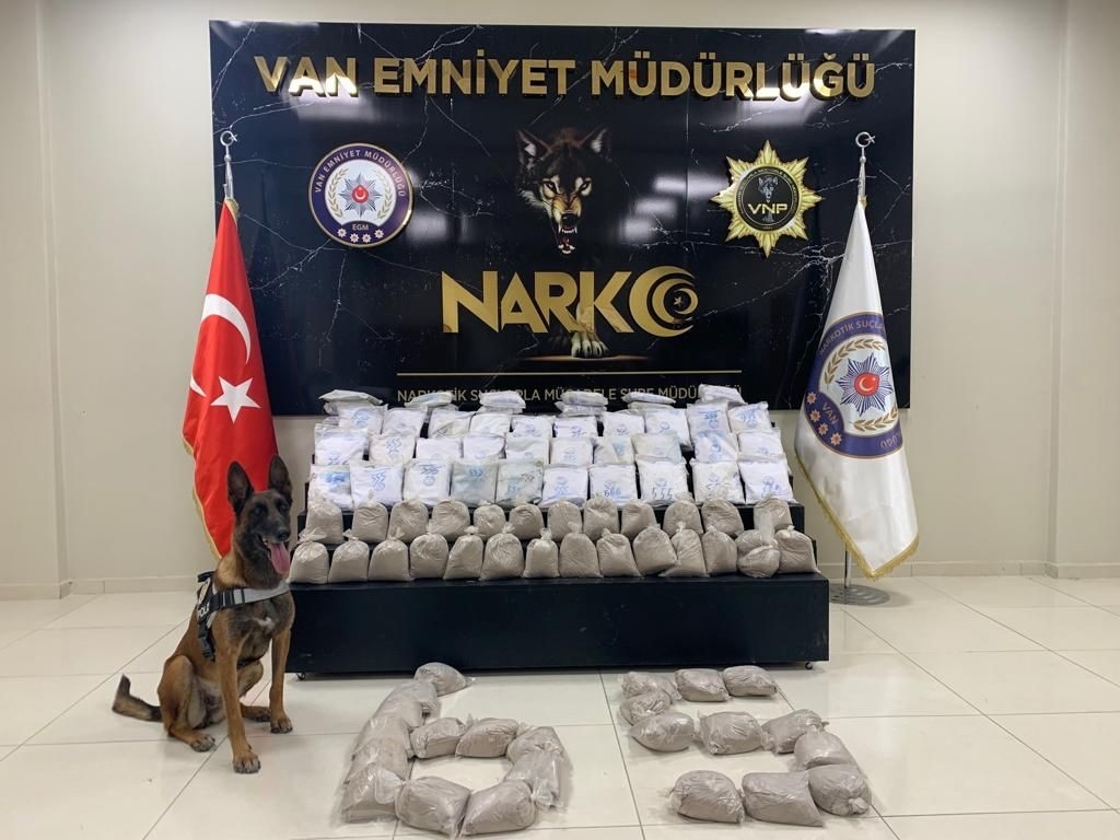 Van’da 104 Kilo 500 Gram Eroin Ele Geçirildi: 2 Gözaltı