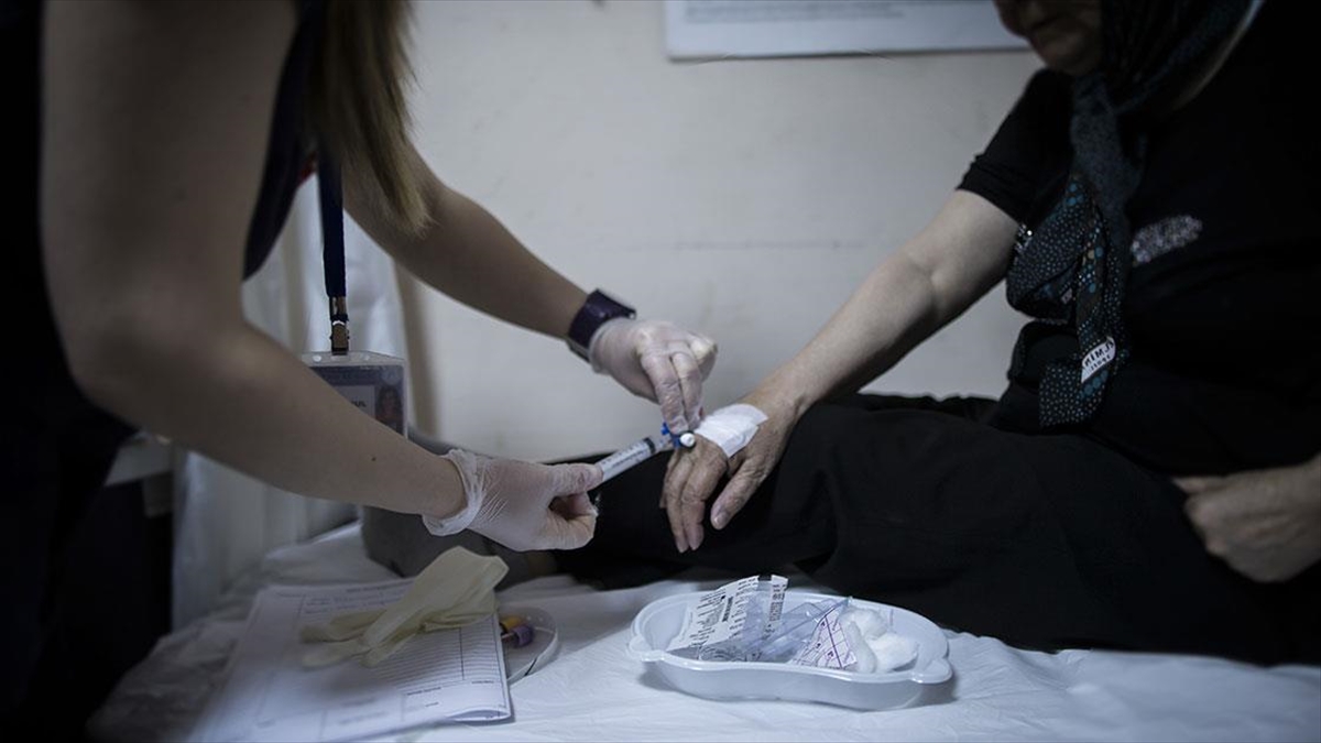 Türkiye'de 65 Yaş Üstündekilere Özel Acil Servis Kurulacak