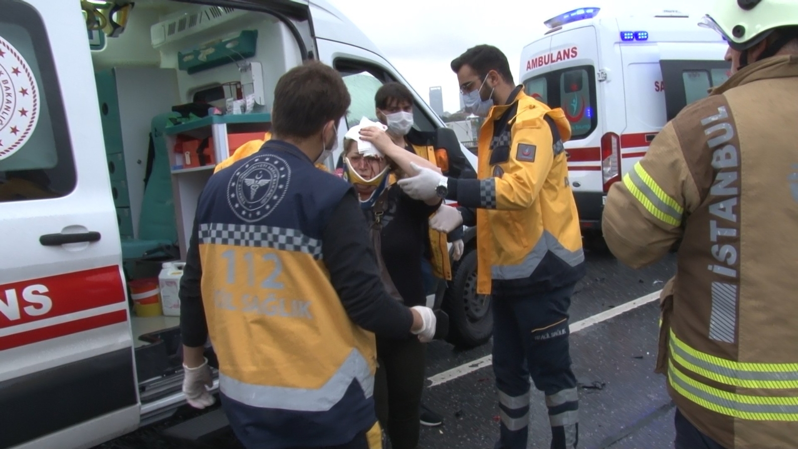 TEM’de yağmurda aşırı hız dehşeti: 4 yaralı