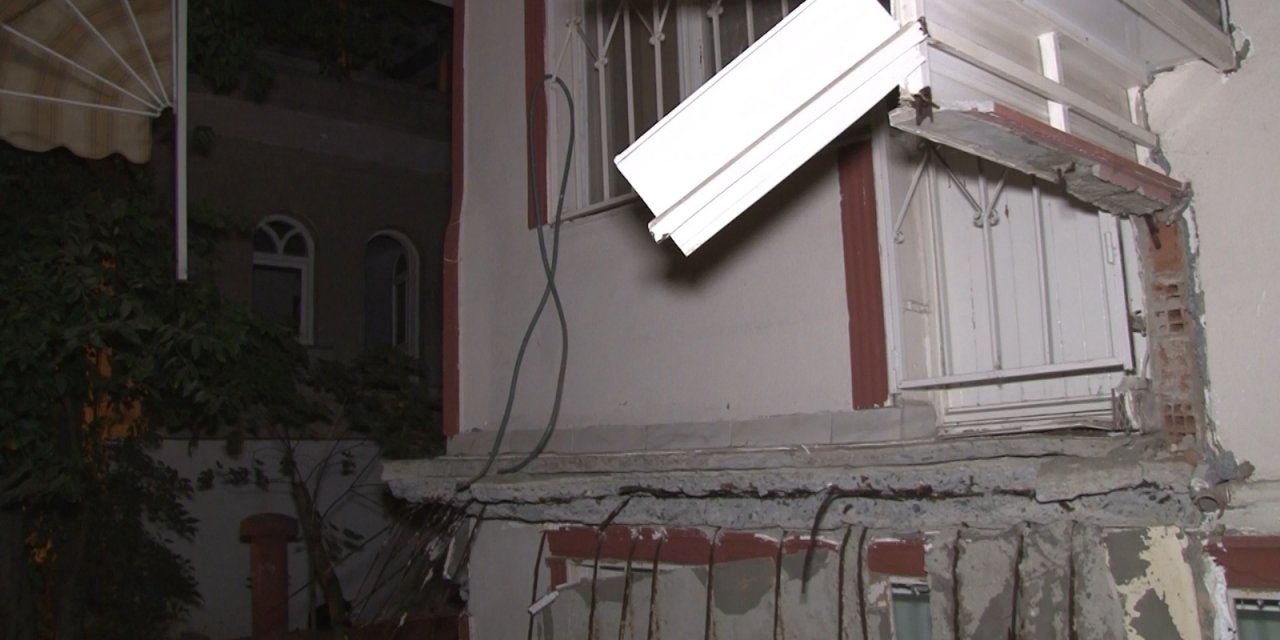 Avcılar’da bir apartman dairesinin balkonu çöktü, bina tahliye edildi