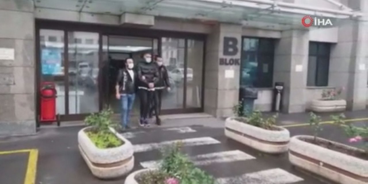 ‘Murda’ lakaplı şarkıcı ‘uyuşturucuyu özendirmek’ suçundan gözaltına alındı