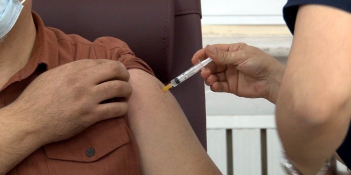 Yerli korona virüs aşısı TURKOVAC’ın hatırlatma dozu ERÜ’de uygulandı