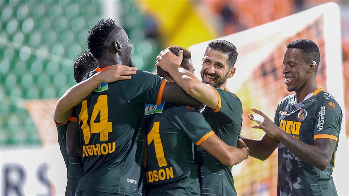 Aytemiz Alanyaspor 3 Puanı 6 Golle Aldı