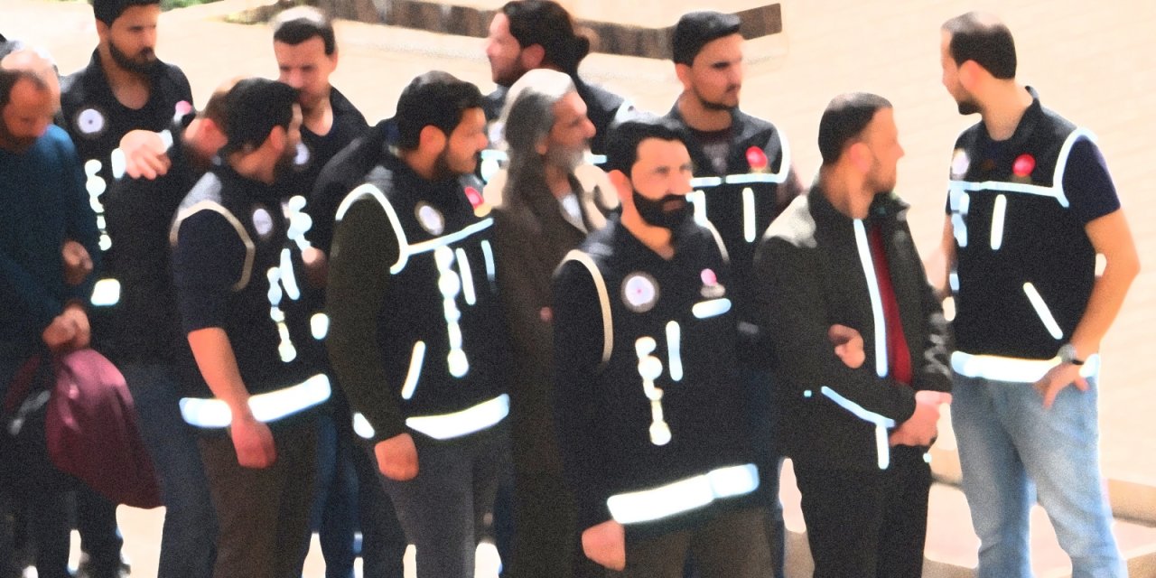 Kara Kuvvetleri Komutanlığı’ndan ilişiği kesilmiş 50 FETÖ şüphelisi hakkında gözaltı kararı