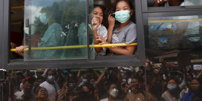 Myanmar’da gözaltına alınan yaklaşık 700 darbe karşıtı gösterici serbest bırakıldı