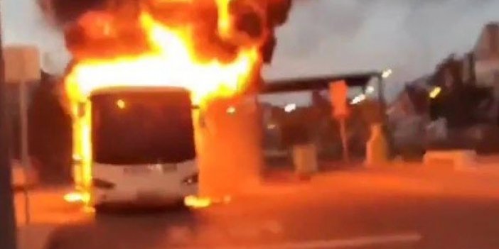 Seyir Halindeki İşçi Servisi Alev Aldı, 30 İşçi Tahliye Edildi