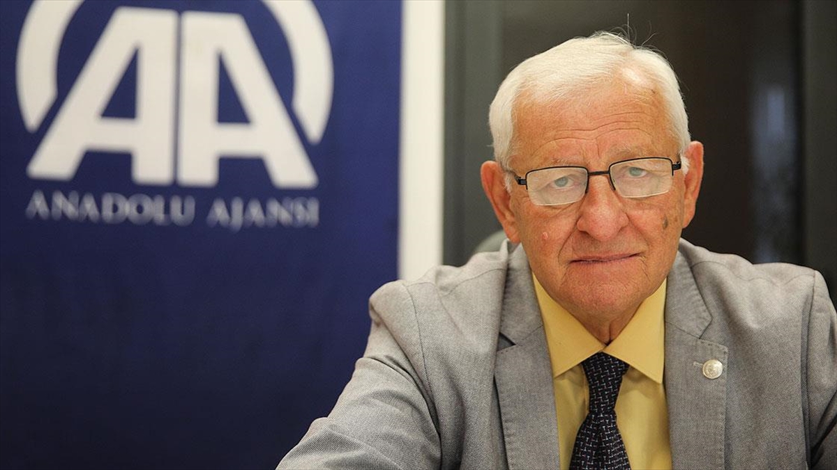 Merhum Boşnak Lider İzetbegoviç İle Çalışan Pejanovic: Aliya Halkın Güvenini Kazanmış Bir Liderdi