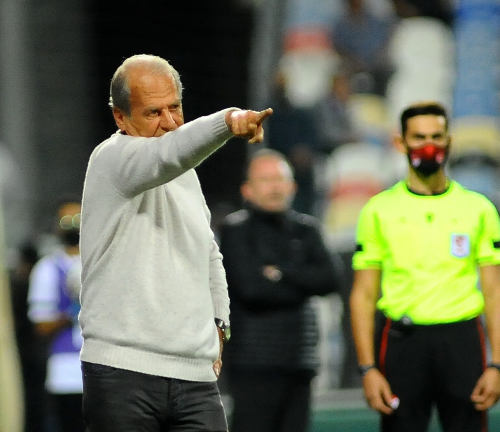 Mustafa Denizli’den Taraftara Övgü