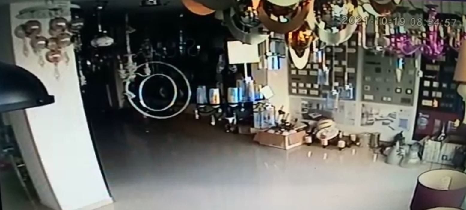 Kaş Açıklarındaki Deprem Anı Güvenlik Kamerasında