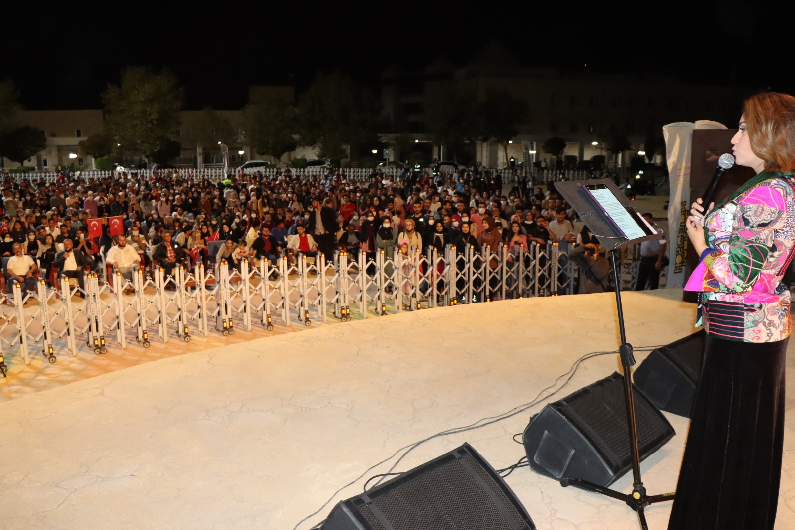 Azerbaycanlı Sanatçı Azerin, Şanlıurfalılarla Buluştu