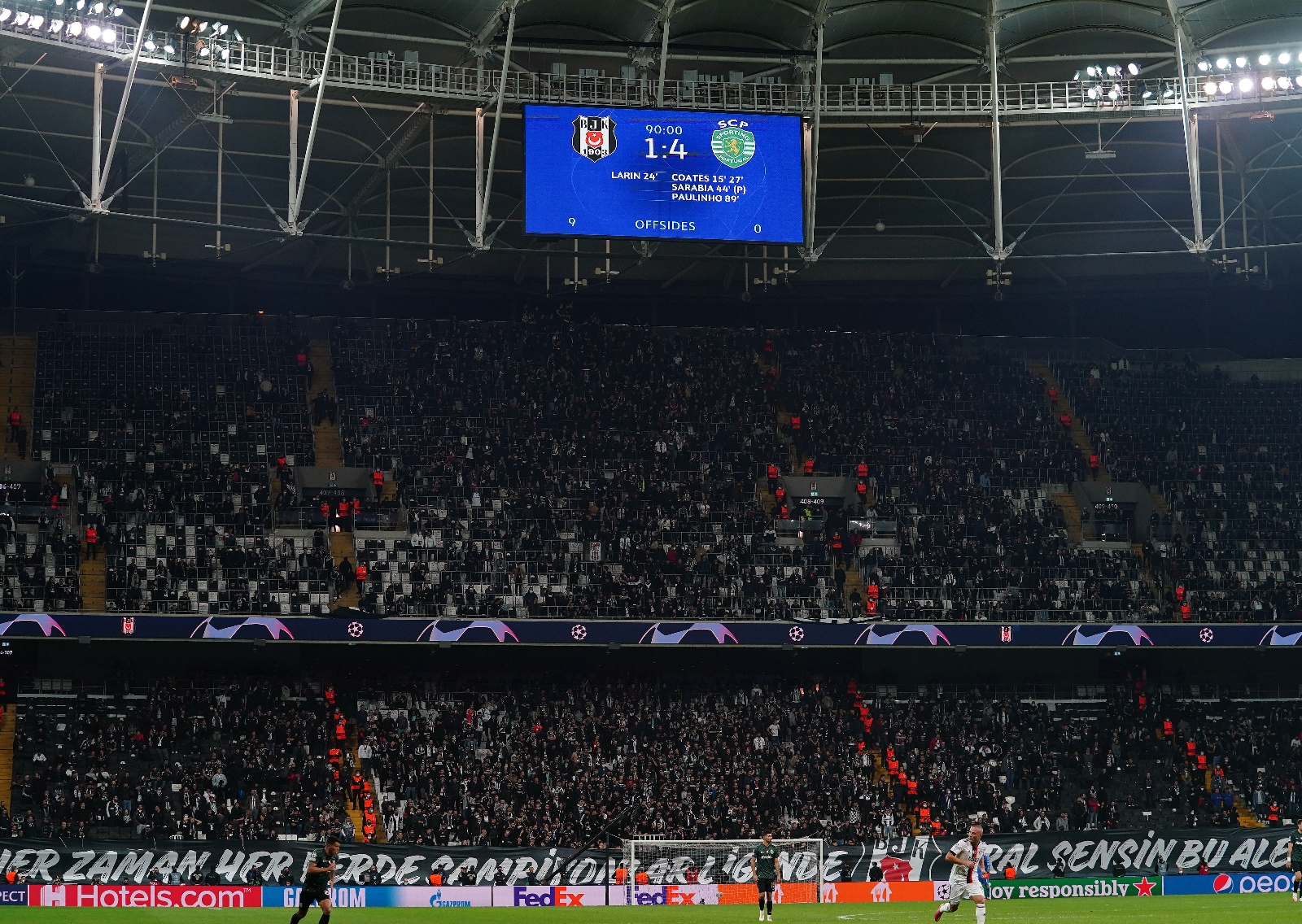 Beşiktaş taraftarından maç sonu destek