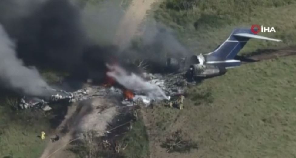 ABD’de 21 kişiyi taşıyan uçak düştü: Tüm yolcu ve mürettebat sağ kurtuldu