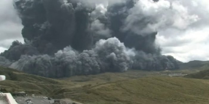 Aso Yanardağı’nda patlama meydana geldi