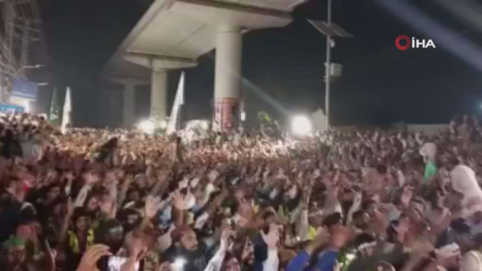 Pakistan’da, Fransız Büyükelçinin Sınır Dışı Edilmesi İçin Protesto Düzenledi