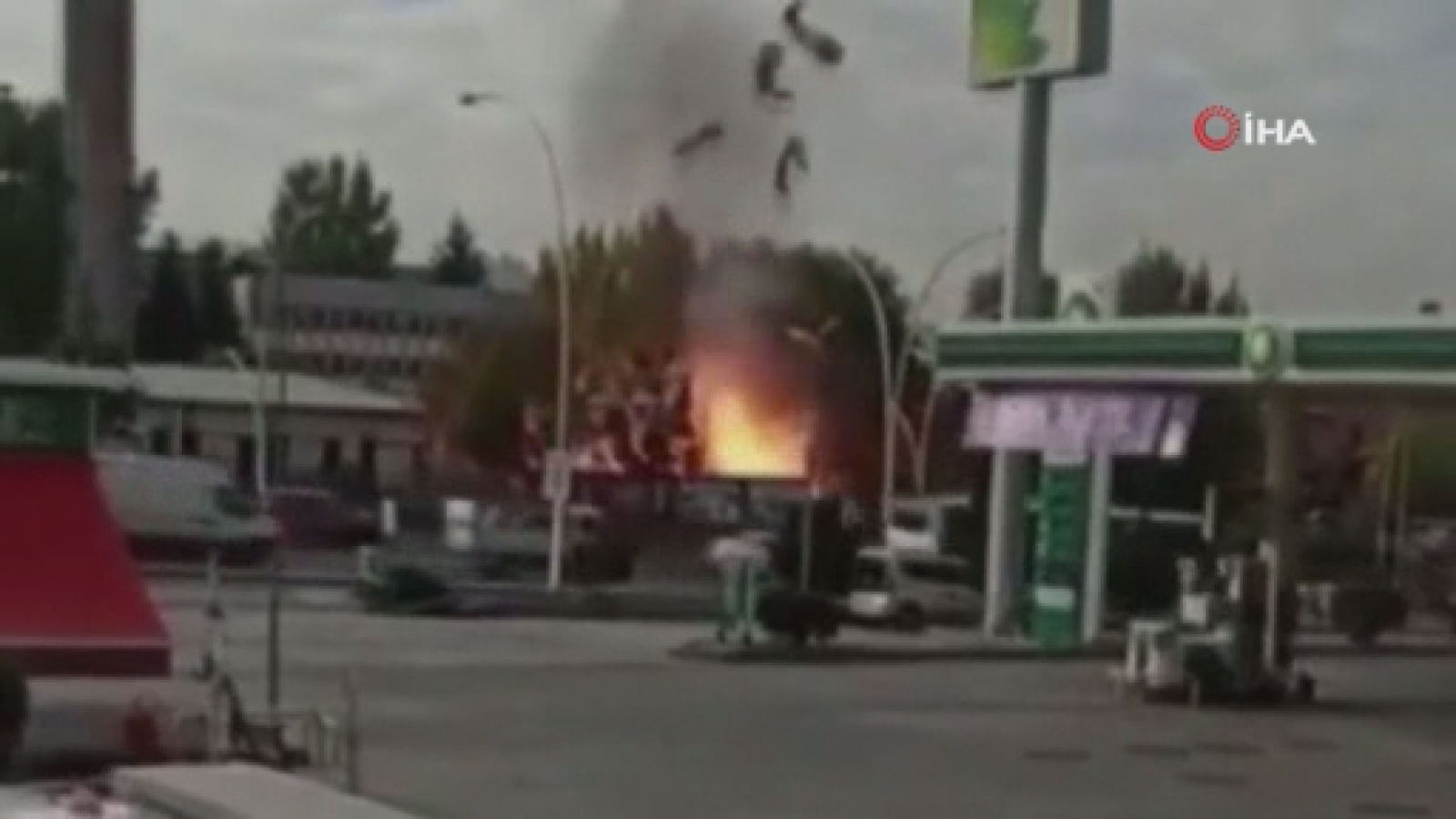 MTA’daki Patlamayı Görüntülemeye Çalışan Vatandaşlar Az Kalsın Canlarından Oluyordu