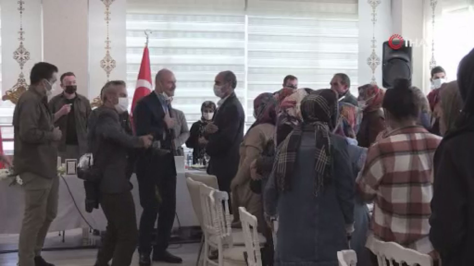 Bakan Soylu, Evlat Nöbeti Tutan Ailelerle Kahvaltıda Buluştu