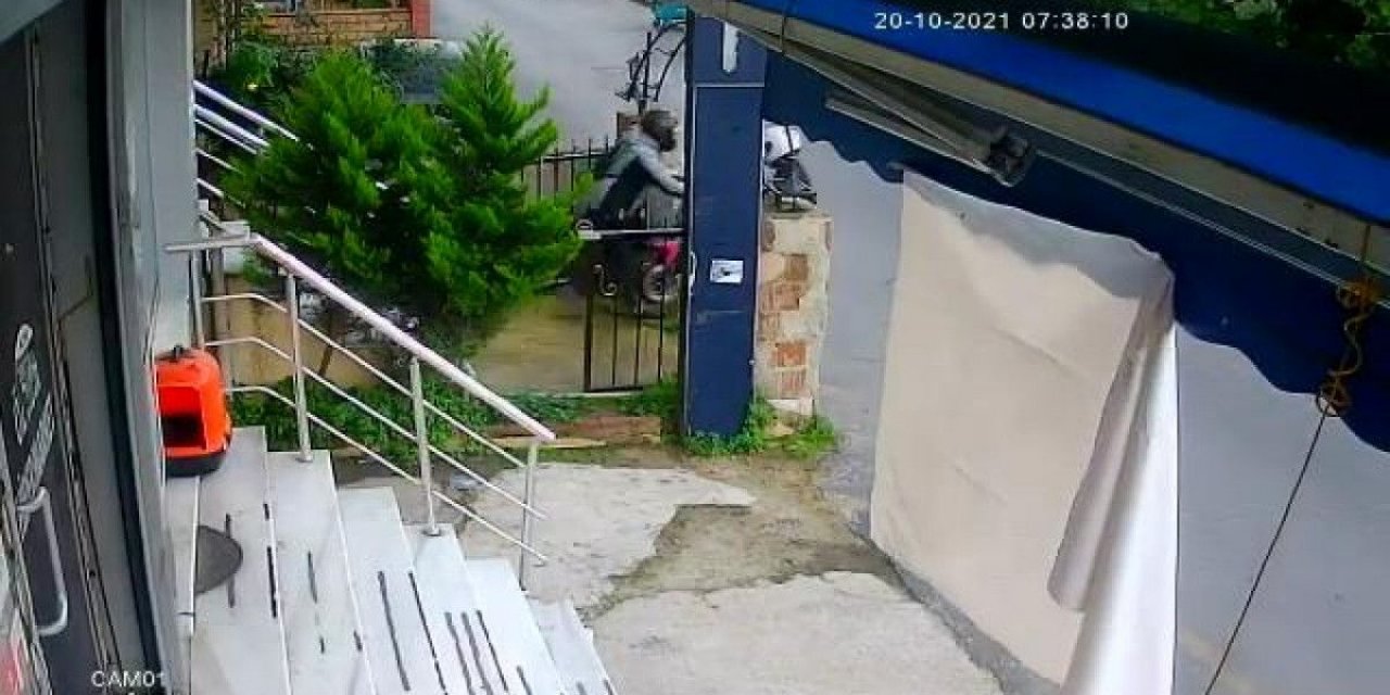 Ümraniye'de motosikletli iki kişi, park halindeki motosikleti çaldı
