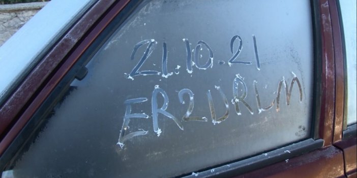 Erzurum’da termometreler eksi 5’e düştü, araç camları buz tuttu