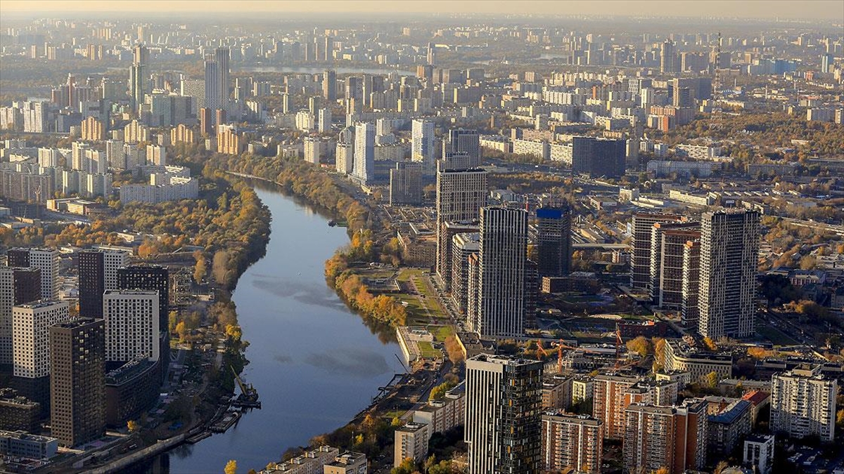 Moskova'da Kovid-19 Nedeniyle Kısmi Kapanmaya Gidilecek