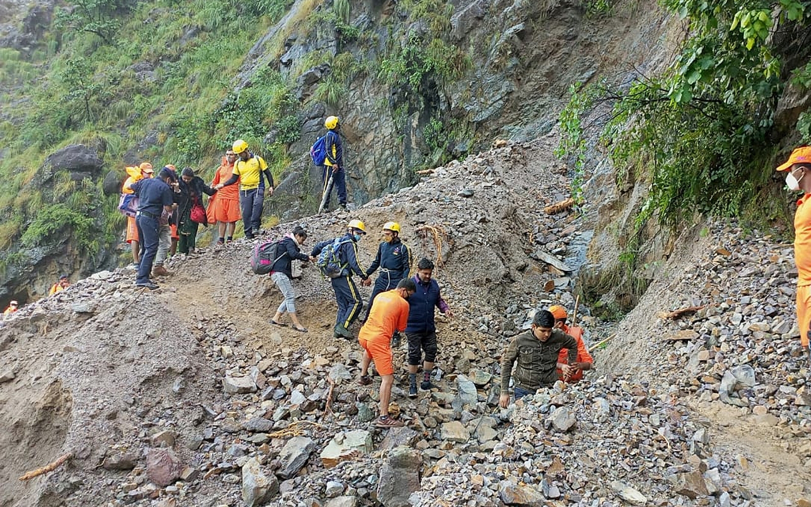 Nepal Ve Hindistan’daki Sel ve Toprak Kaymalarında 161 Kişi Öldü