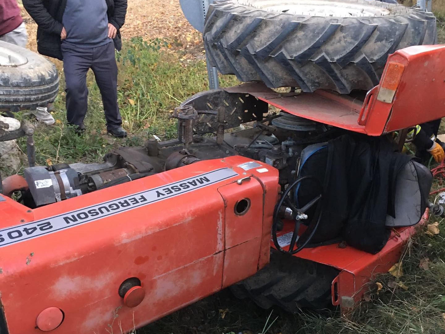 Minibüsle Çarpışan Traktör Şarampole Devrildi: 1 Ölü