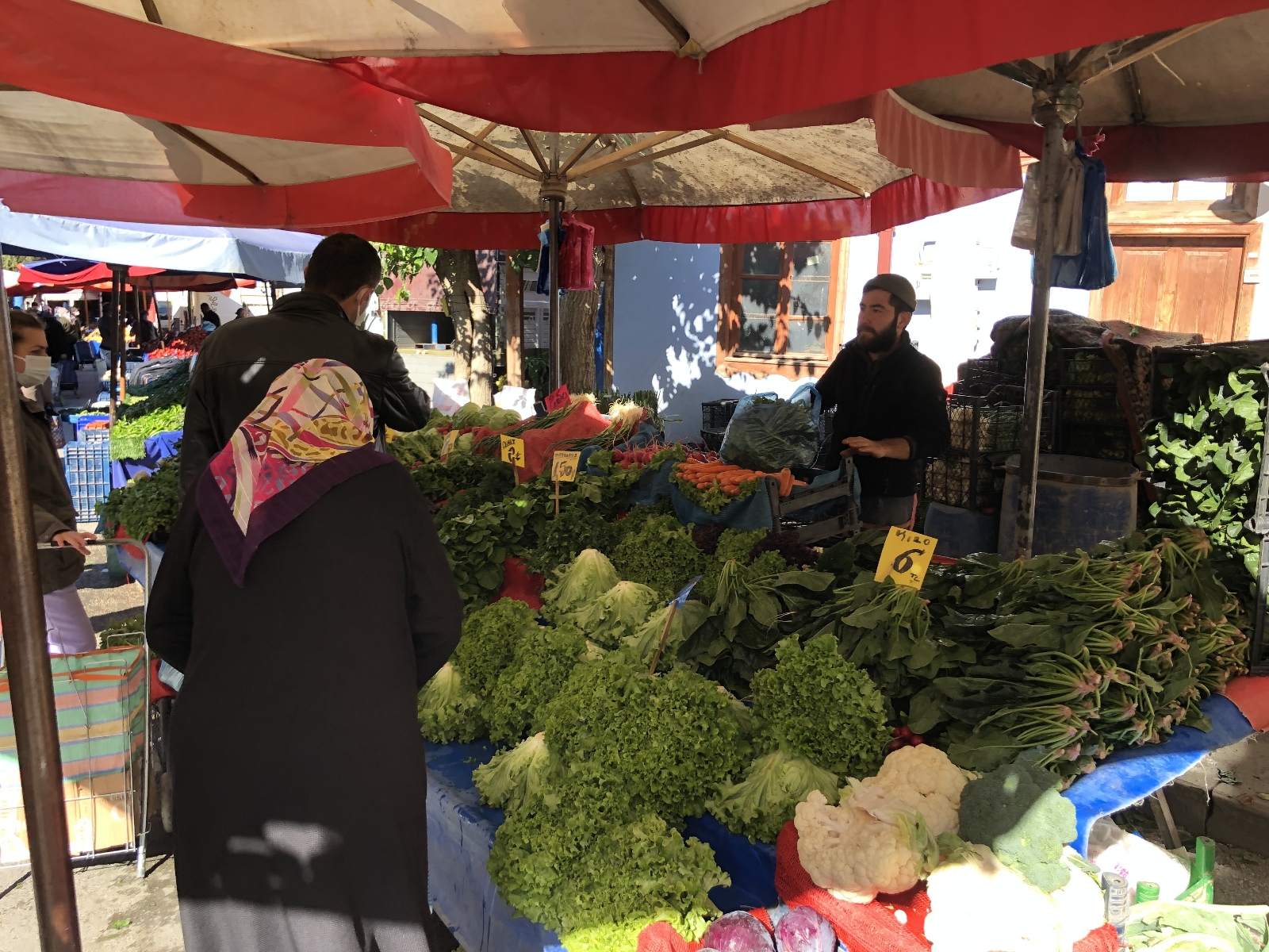 Ispanak Krizi Satıcıyı Vurdu