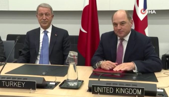 Milli Savunma Bakanı Akar, İngiltere Savunma Bakanı Wallace İle Görüştü