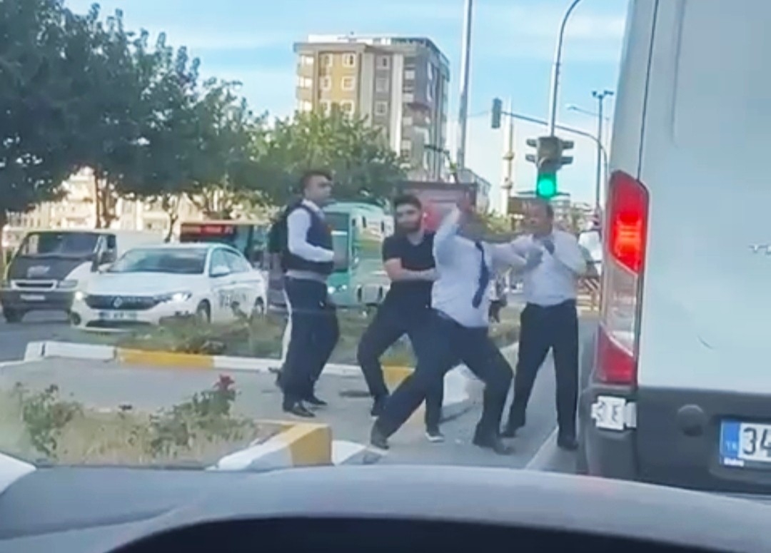 Yolcu Otobüsü Şoförü Trafikte Dehşet Saçtı