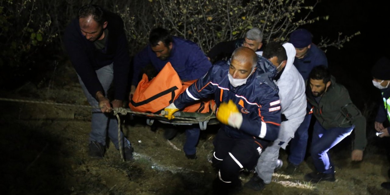 Gümüşhane'de araç uçuruma yuvarlandı: 2 ölü, 1 yaralı