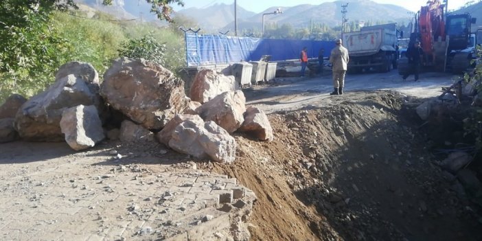 Gece çöken köprü sabaha kadar onarılarak yeniden ulaşım sağlandı