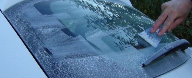 Kars eksi 10’u gördü, araçların camları dondu