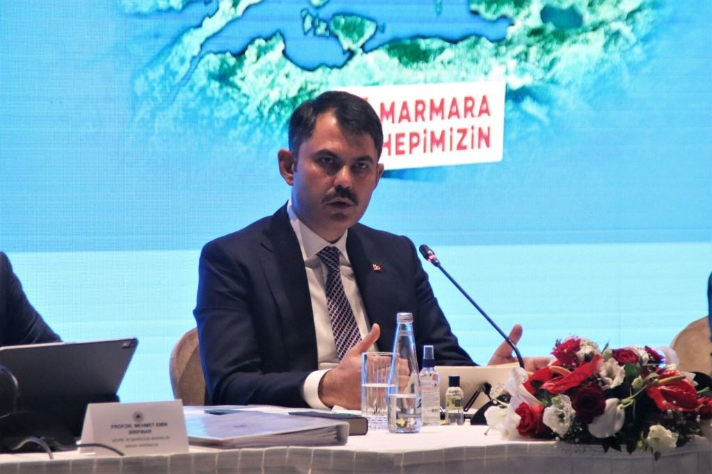 Bakan Kurum: "11 bin metreküp müsilaj topladık"