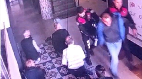 Polis Ekipleri Şüpheliyi Kıskıvrak Yakaladı, O Anlar Kameraya Yansıdı