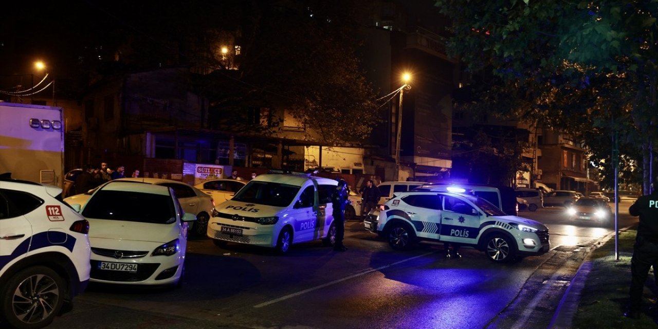 Beyoğlu'nda silahlı saldırı: Çok sayıda yaralı var