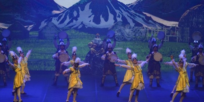 Türkiye-Azerbaycan Kardeşliği Dans Gösterisiyle Sahneye Taşındı