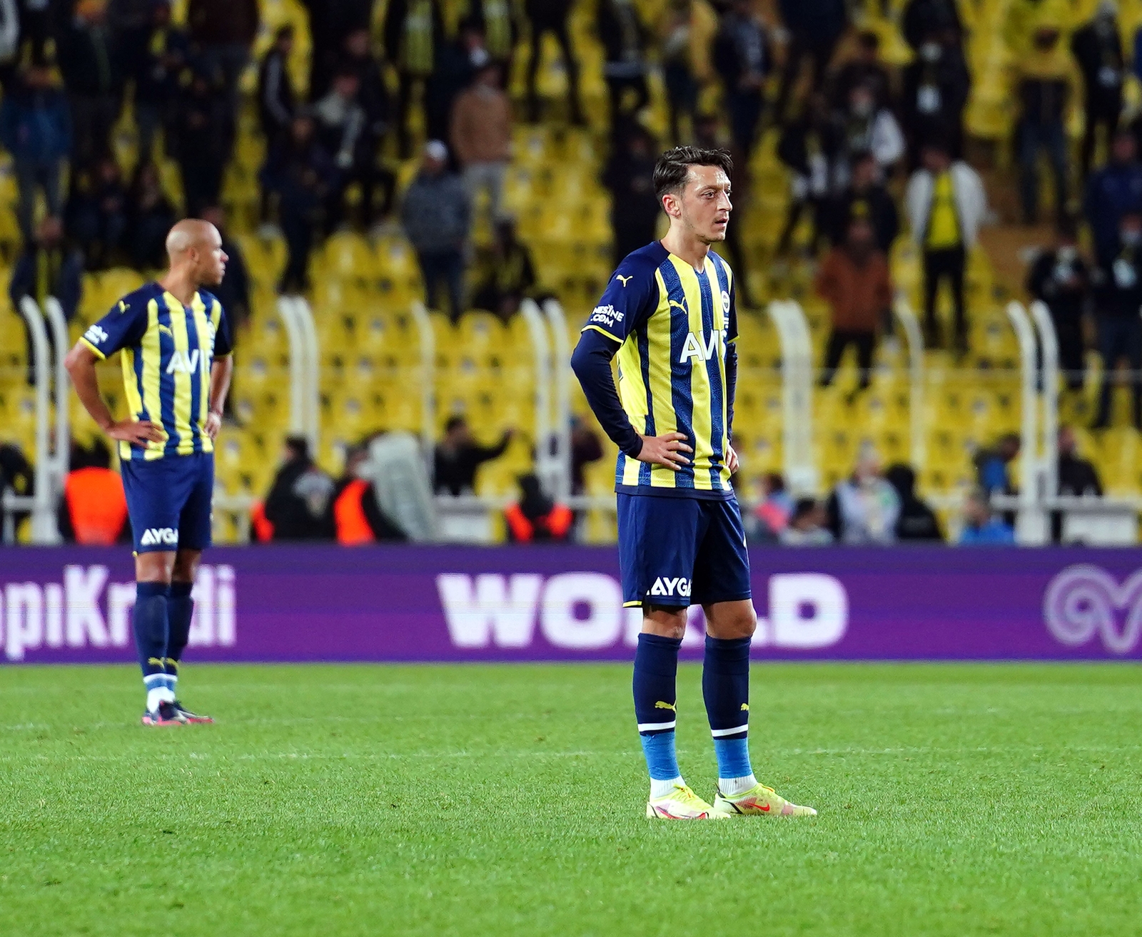Kadıköy’de ’Yönetim İstifa’ Sesleri