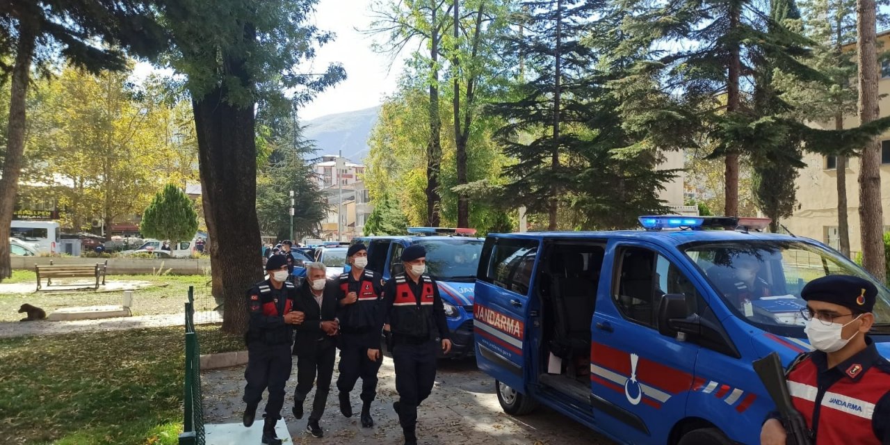 Yayla cinayetinde 5 tutuklama