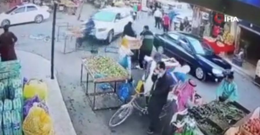 Ürdün’de Kontrolden Çıkan Araç Pazar Yerine Daldı: 1 Yaralı