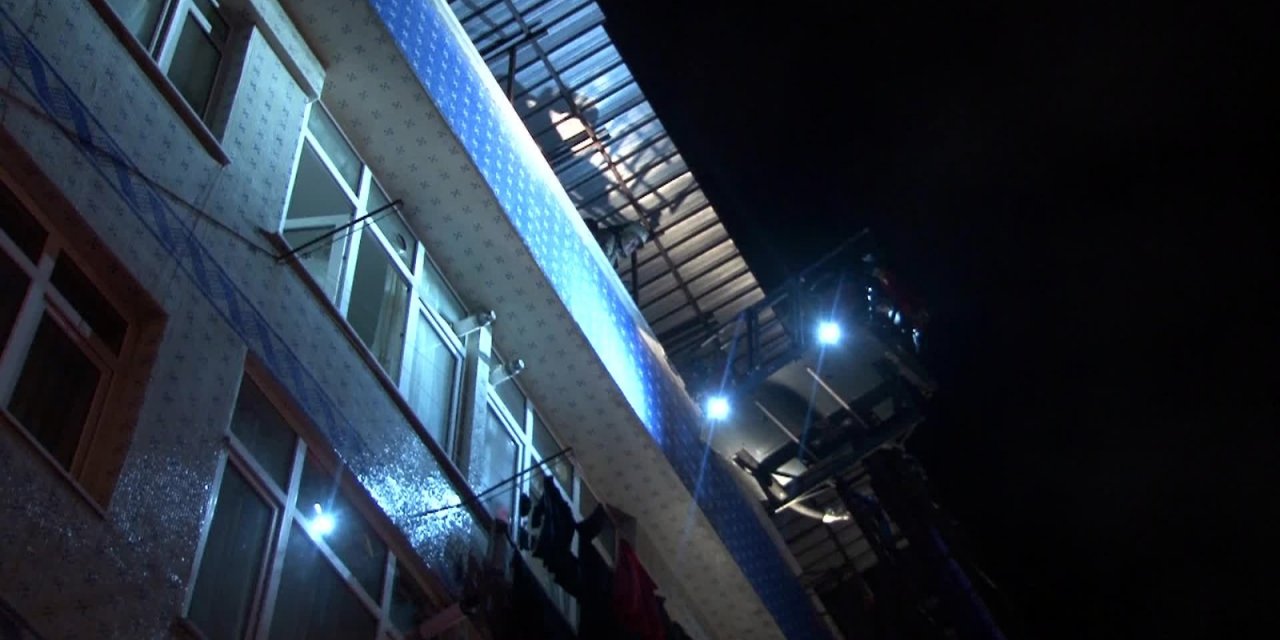 Bağcılar’da 4 katlı binada korkutan yangın